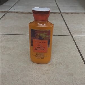 Bath & Body Works Fiji Sunshine Guava-Tini Lotion - Vibrant Orange